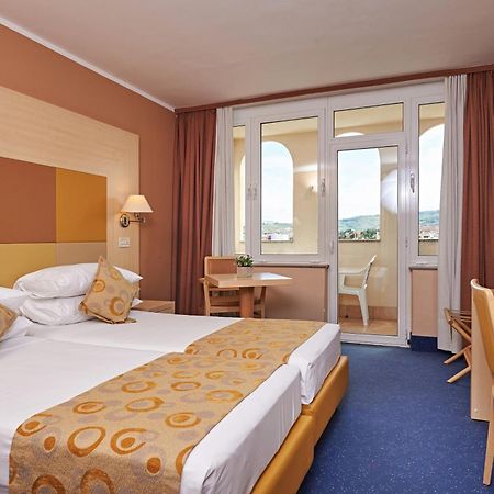 Hotel Delfin Izola Εξωτερικό φωτογραφία
