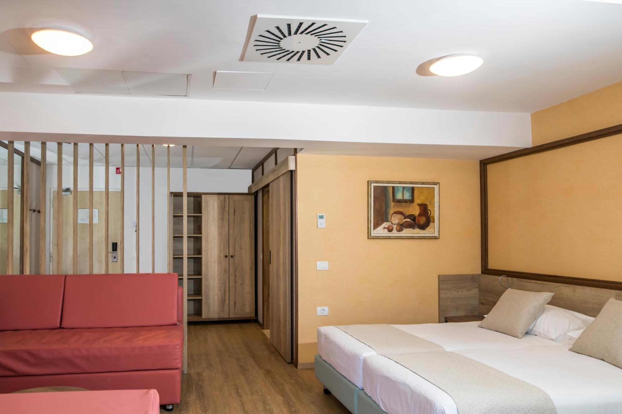 Hotel Delfin Izola Εξωτερικό φωτογραφία