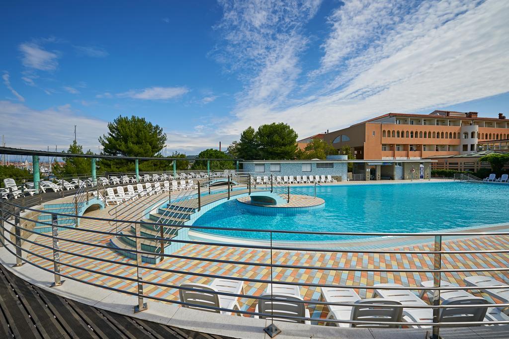 Hotel Delfin Izola Εξωτερικό φωτογραφία